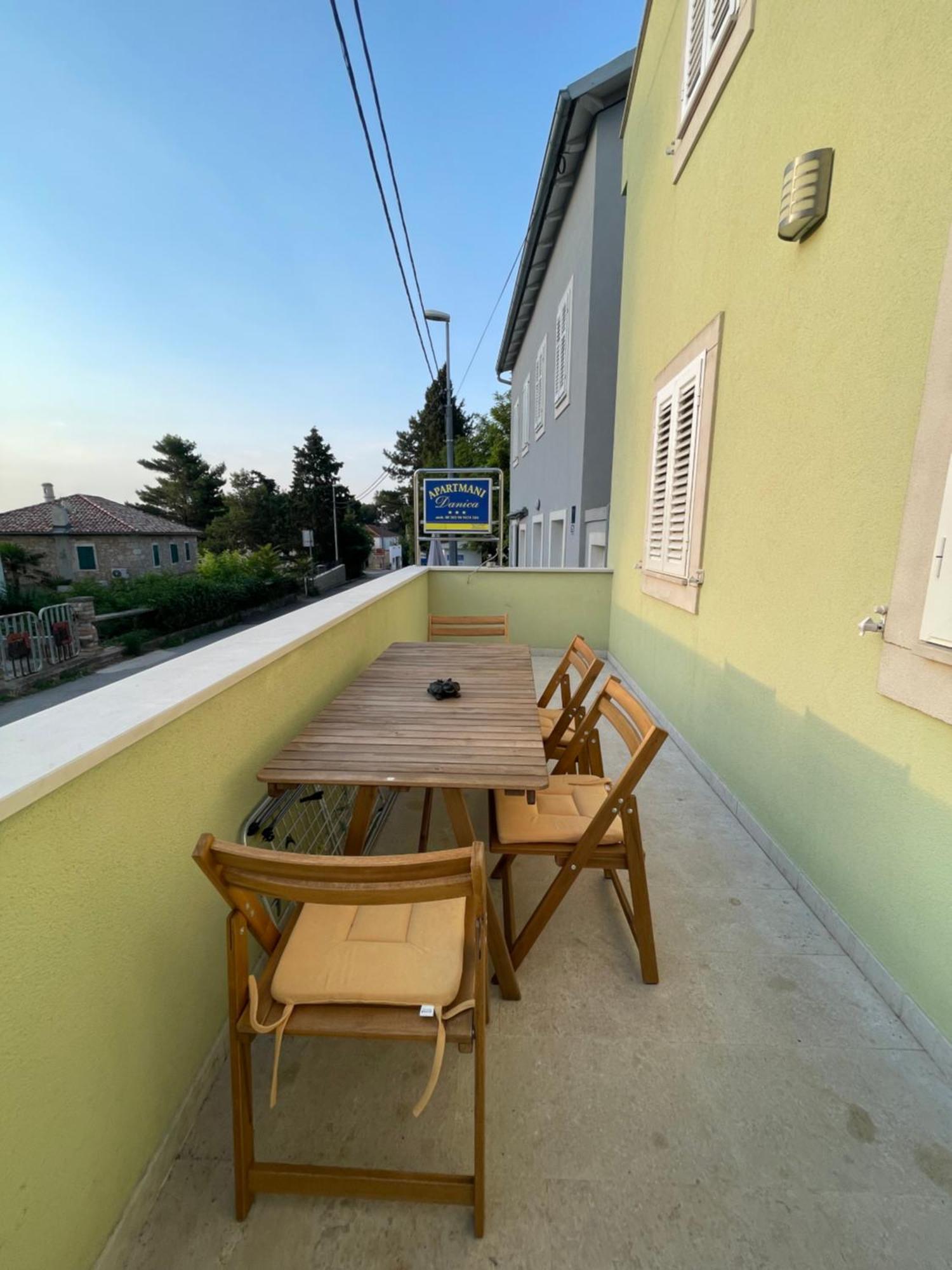 Apartmani Danica Nerezine Luaran gambar