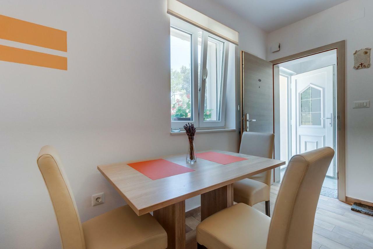 Apartmani Danica Nerezine Luaran gambar